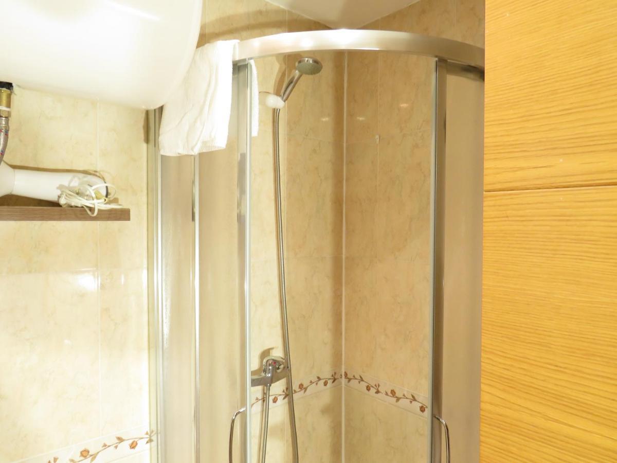 San Pedro 64 Ap Apartment Lugo Bagian luar foto